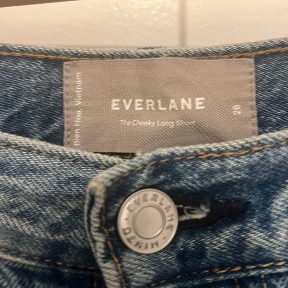 Everlane cheeky short - Picture 2 of 3